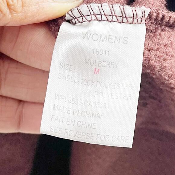 Woolrich Women's Burgundy Red Fleece Zip Vest Size‎ Medium - Picture 4 of 5